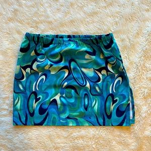 Retro mini skirt from Amazon. Perfect for summer or a beach vacation!